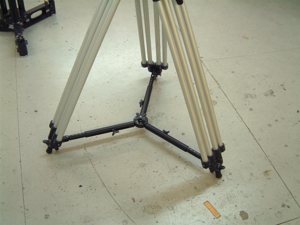 H.D.%20Off-GroundSpreader2.jpg